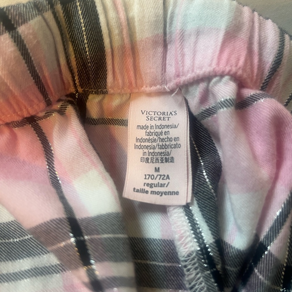 Victoria’s Secret Flannel Long Pajama Set - Picture 9 of 9